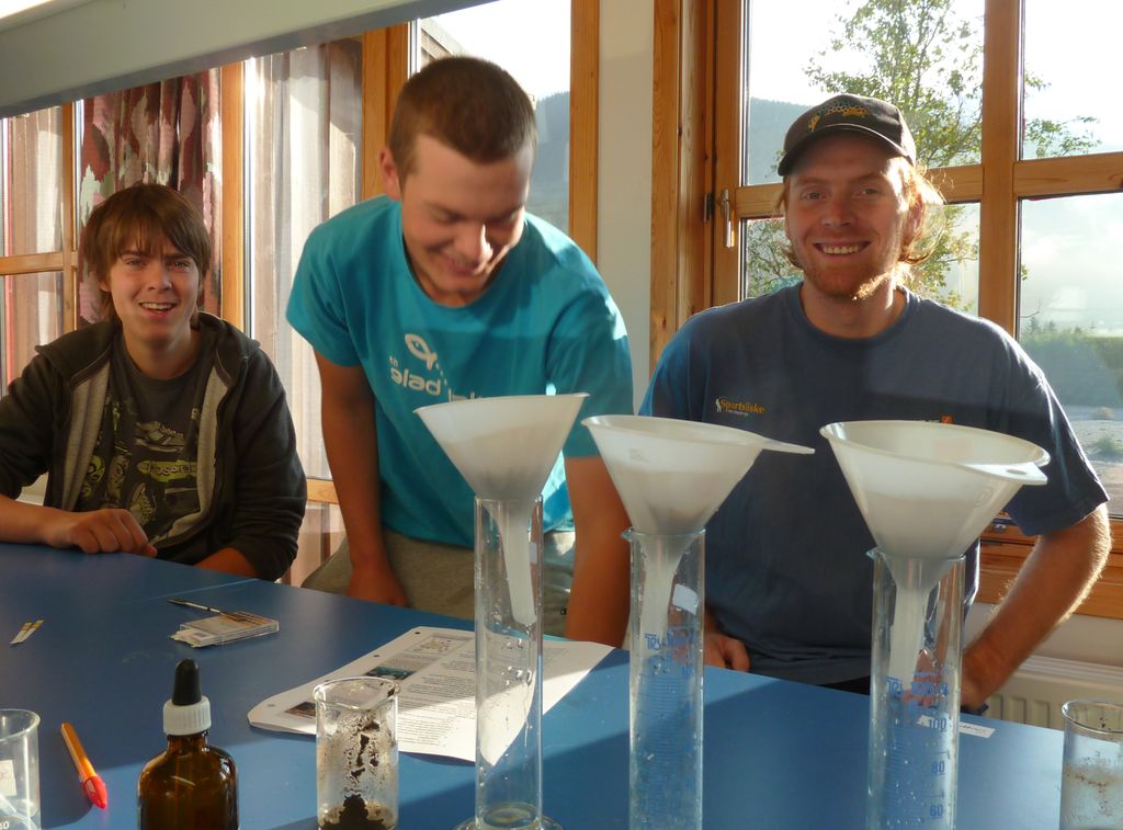 Golbma oahppi lábabeaŋkka guoras. Govva.