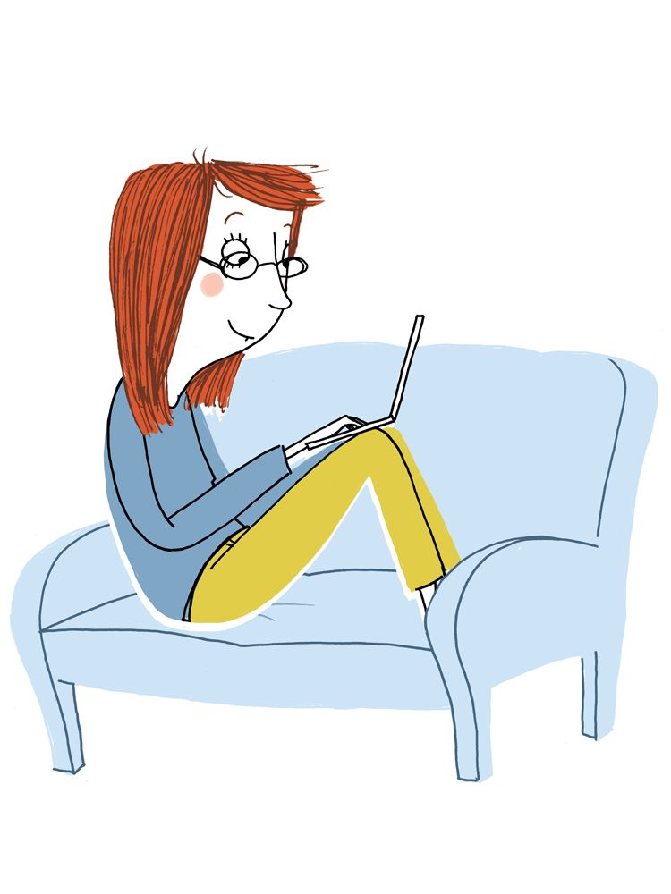 Jente med laptop i fanget, sittende i sofaen. Illustrasjon.