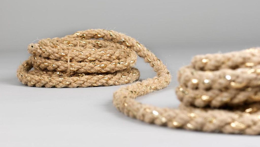 Et tau i to kveiler. Foto. 