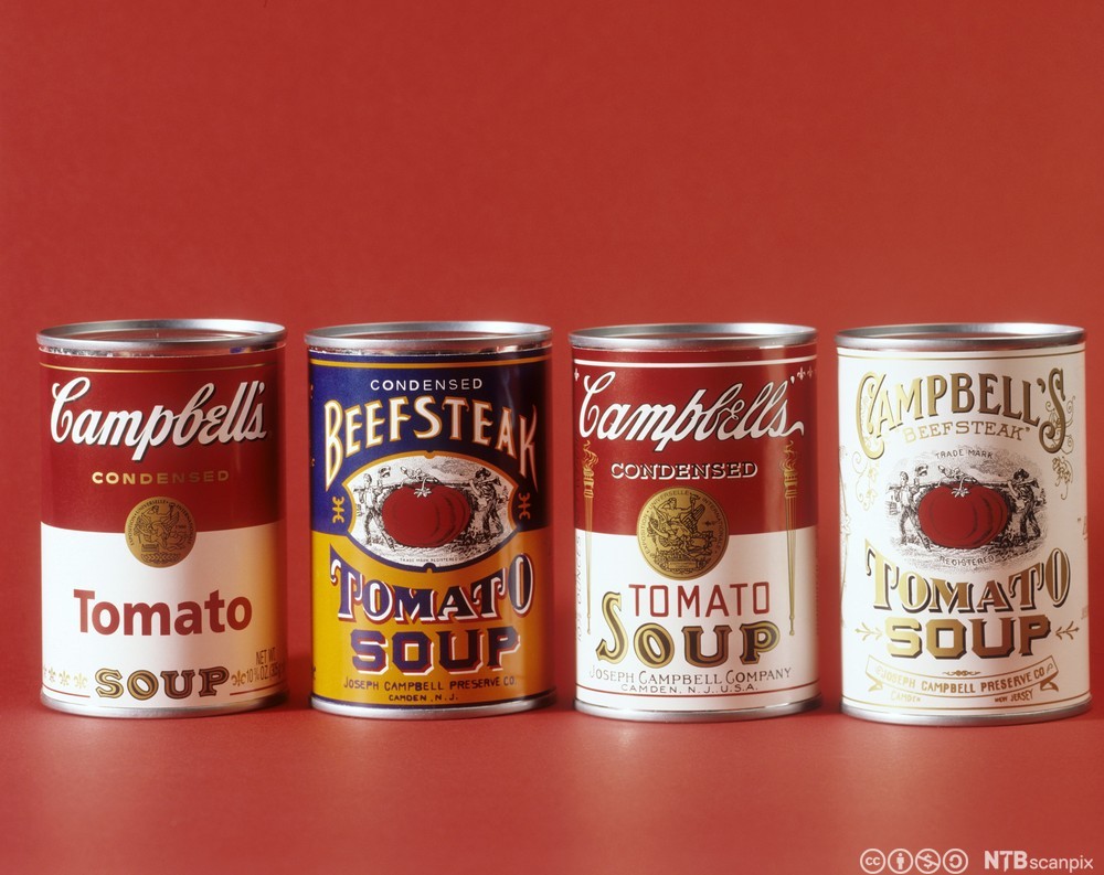 Tre hermetikkbokser med Campbells tomatsuppe. Foto.