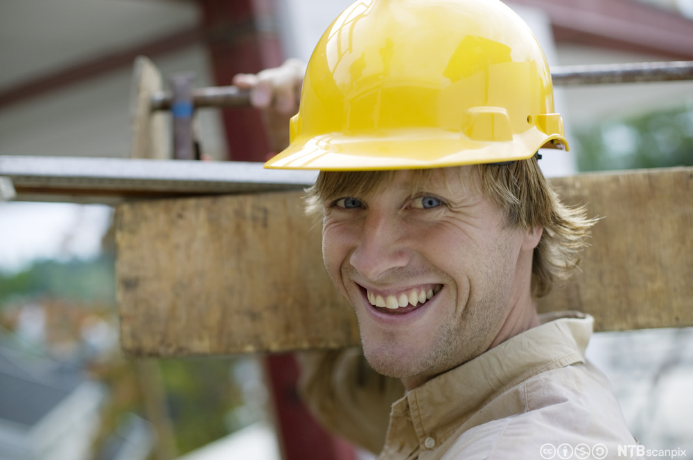 A Carpenter in the UK - Engelsk (YF) - NDLA