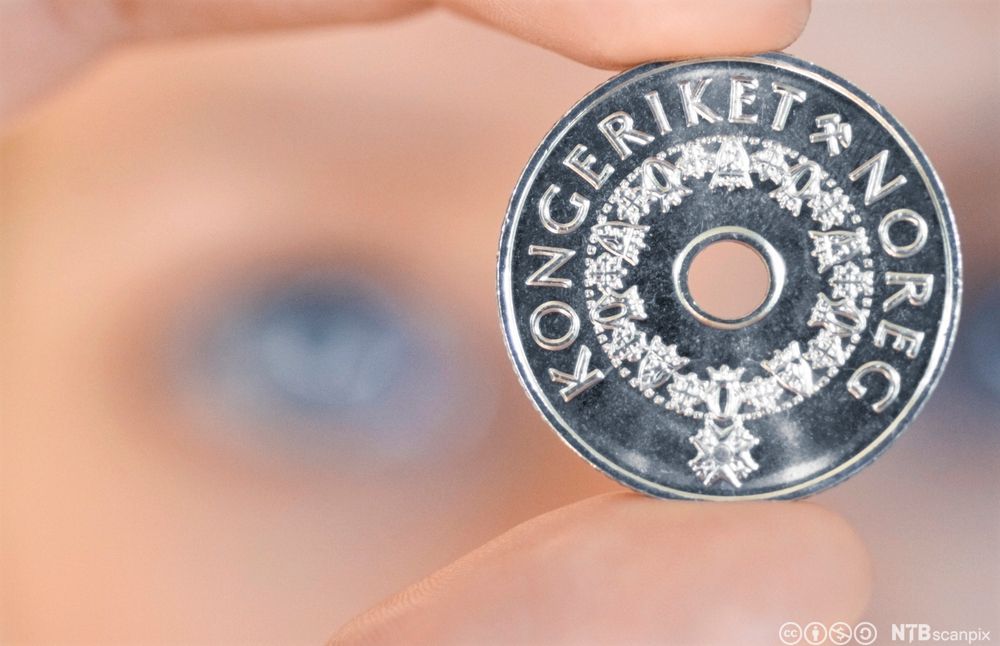 Norsk enkronemynt. Foto.