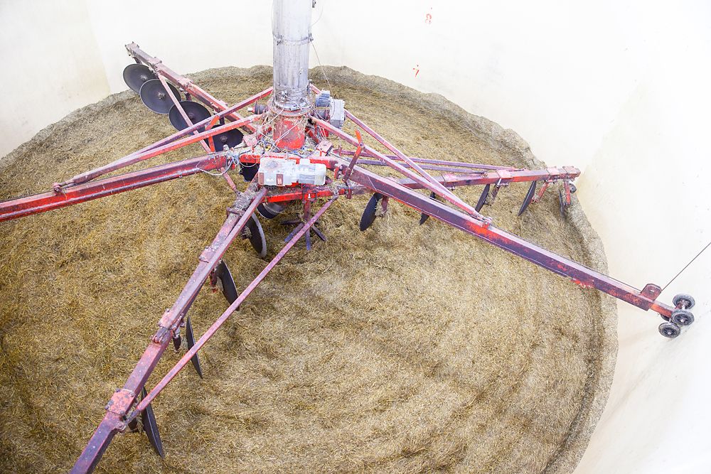 Stillestående fôrkutter i silo. Foto.