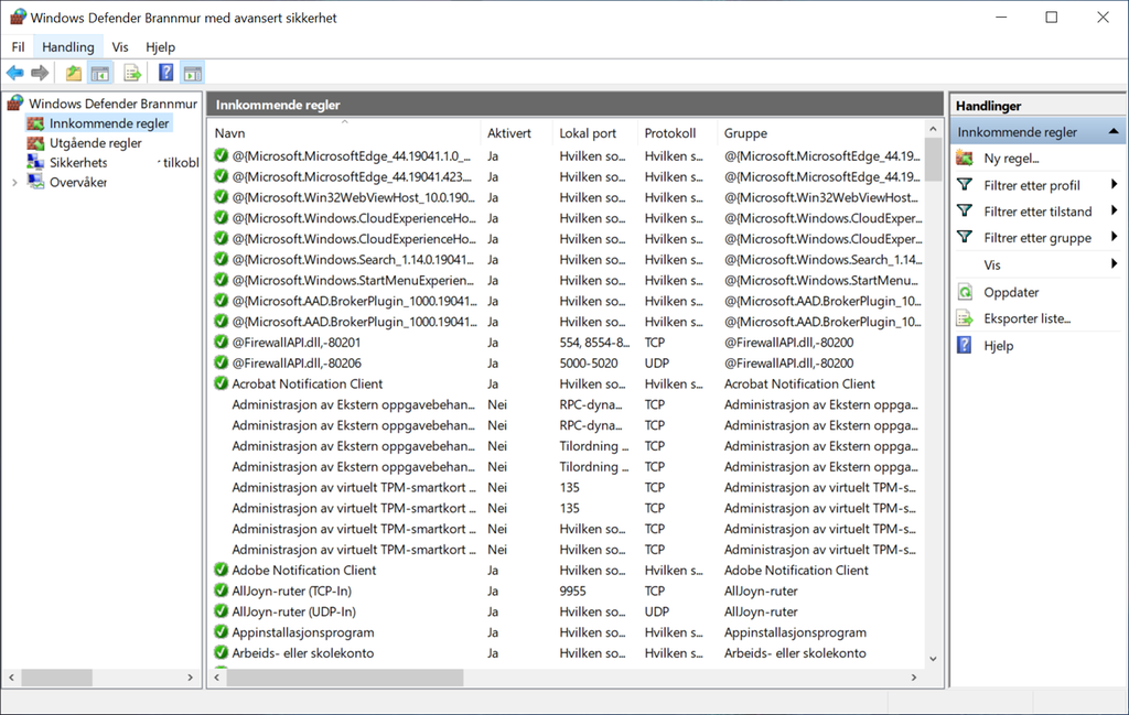 Programvindu merket "Windows Defender Brannmur med avansert sikkerhet". I vinduet vises tre kolonner. Til venstre er navigasjon, i midten er liste over regler, til høyre er verktøy for å lage nye regler og justere eksisterende regler. Skjermbilde.