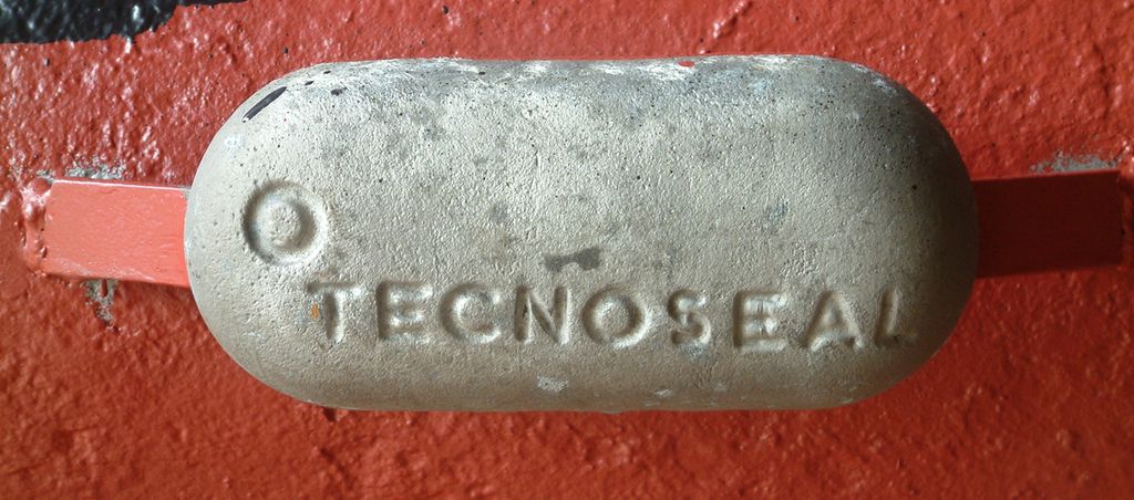 Sinkanode på båt. Foto.