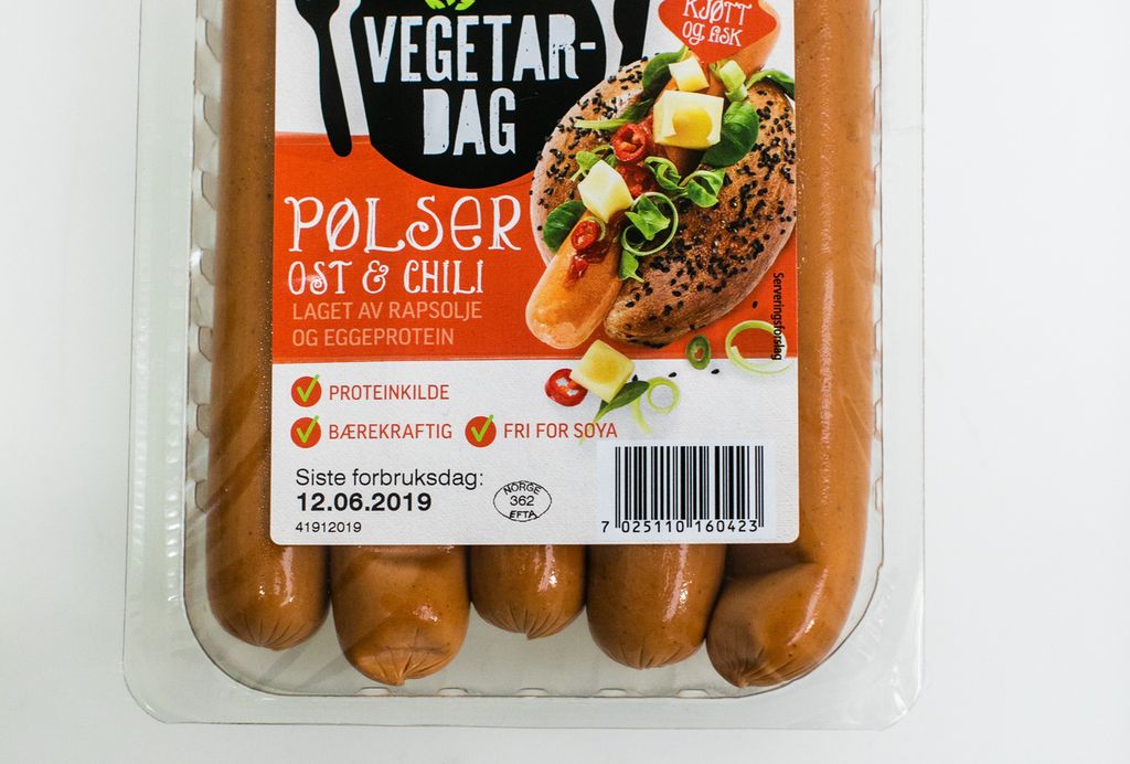 Pakke med vegetarpølser. Foto.