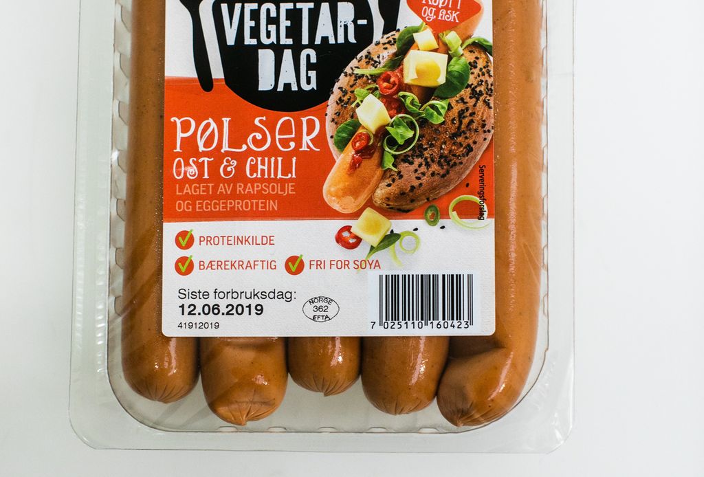 Pakke med vegetarpølser. Foto.