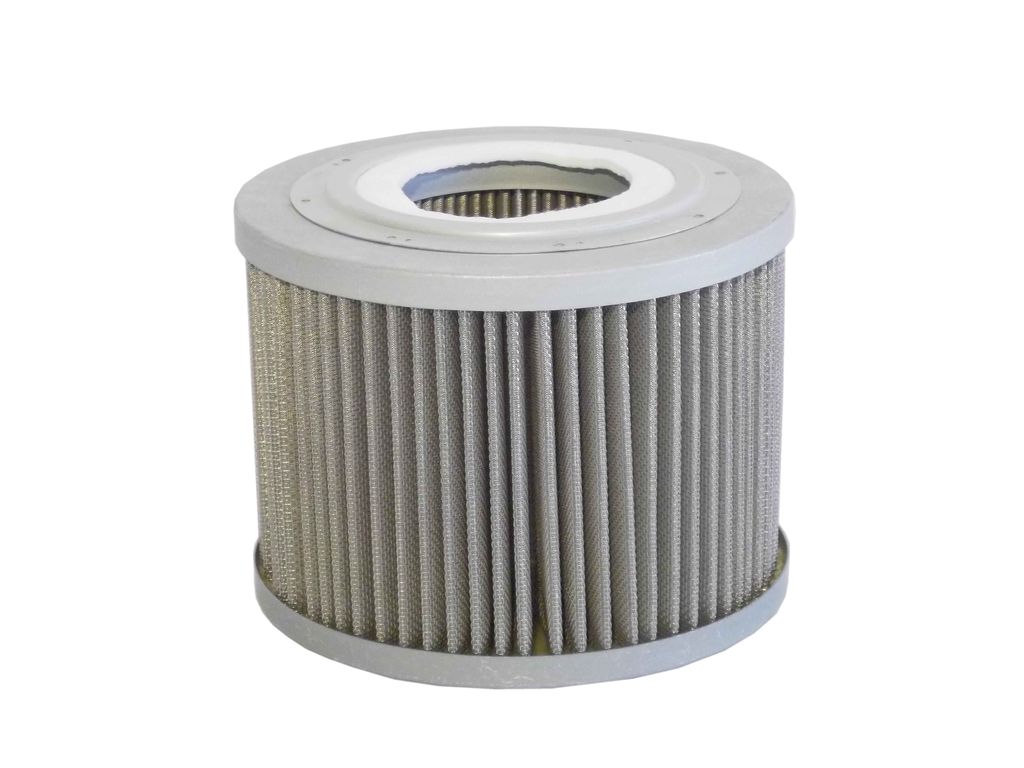 Et sylindrisk filter av metaller. Filteret har ei nettingoverflate på den sylindriske sida, og et stort hull på endeflatene. Foto.