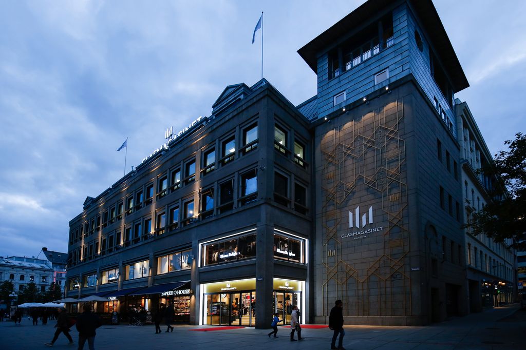 Foto av fasaden til Glassmagasinet.