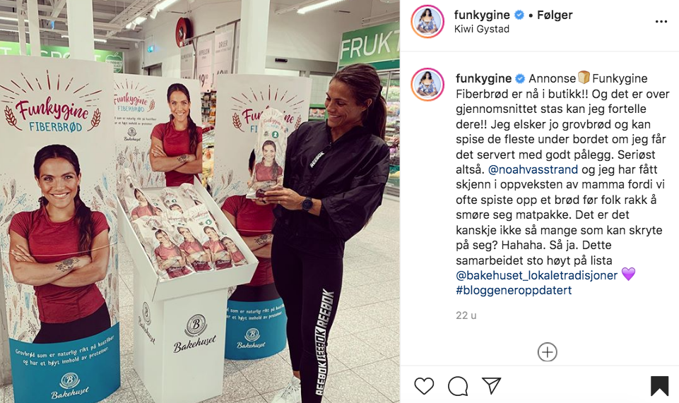 "Annonse: Funkygine Fiberbrød er nå i butikk! Og det er over gjennomsnittet stas, kan jeg fortelle dere!! Jeg elsker jo grovbrød og kan spise de fleste under bordet om jeg får det servert med godt pålegg. Seriøst altså. @noahvasstrand og jeg har fått skjenn i oppveksten av mamma fordi vi ofte spiste opp et brød før folk rakk å smøre seg matpakke. Det er det kanskje ikke så mange som kan skryte på seg? Hahaha. Så ja. Dette samarbeidet stod høyt på lista @bakehuset_lokaletradisjoner #bloggeneroppdatert". Faksimile fra Instagram-innlegg.