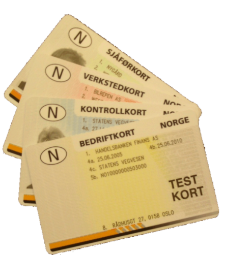 På bildet ser vi bedriftskort, kontrollkort, verkstedkort og sjåførkort som brukes i fartsskrivere. Utsnitt.