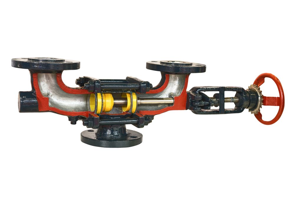 Reguleringsventil på hvit bakgrunn. Foto.