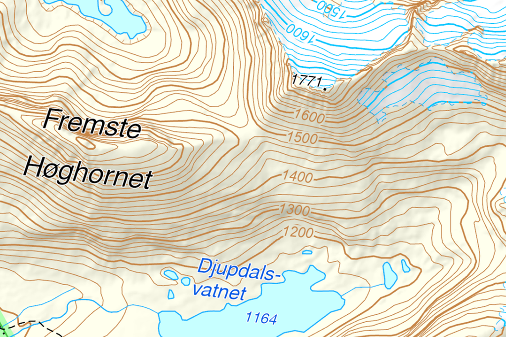 Utsnitt fra topografisk kart over Fremste Høghornet og nærliggende områder. Hver femte høydekote er markert med en litt tykkere strek. Disse tykkere høydekotene har tall som indikerer høyden over havet for akkurat den høydekoten. Illustrasjon.