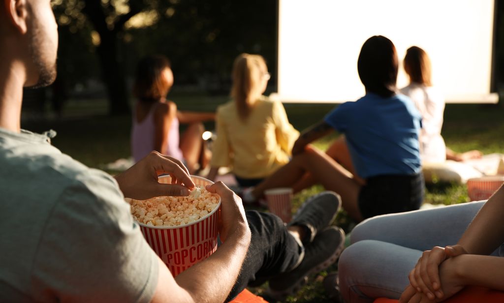 Noerh almetjh filmem vuartesjeminie jïh popcorn:h byöpmedeminie. Guvvie.