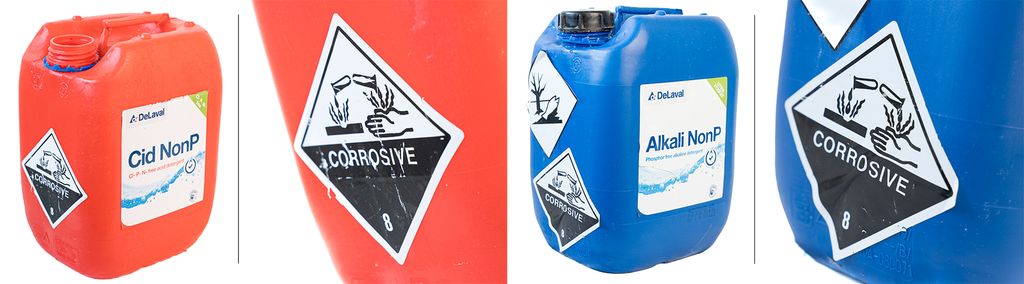 Kollasj av bilder av to plastkanner med etsende syreholdig og alkalisk vaskemiddel. Nærbilder av faresymbolet for etsende væske. Foto.