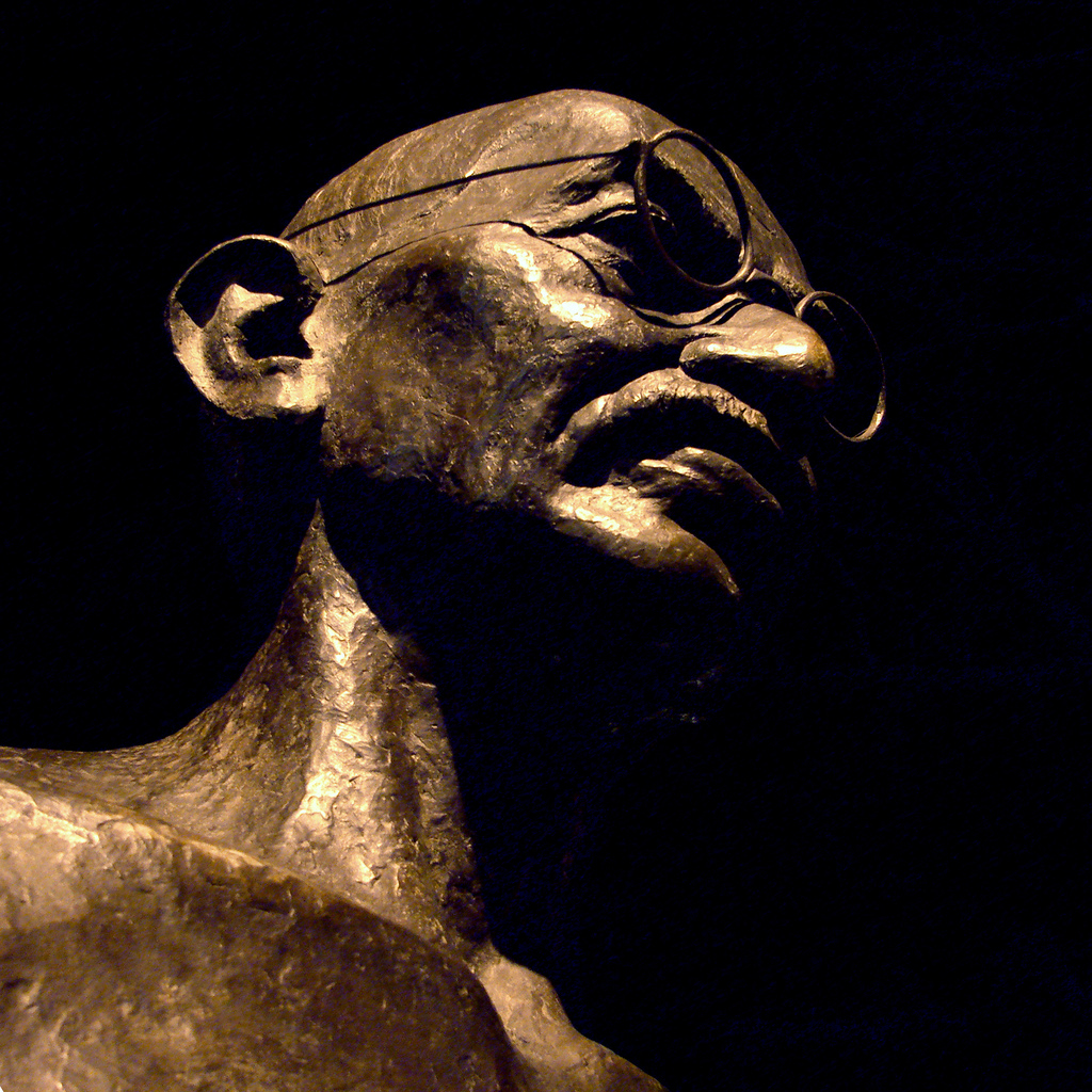 Statue av Mahatma Gandhi. Foto
