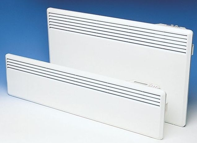 En panelovn og en varmelist. Foto.