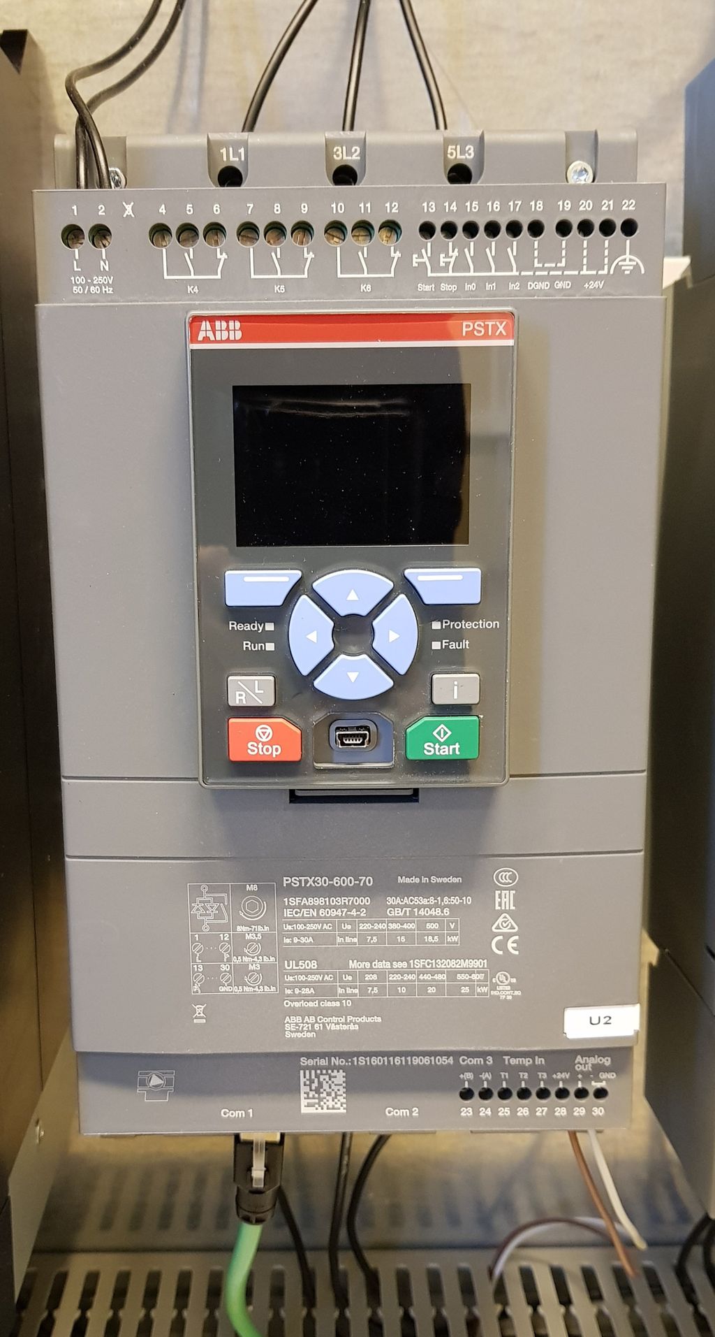 Biletet viser ein mjukstartar, som er eit elektronisk startapparat. Foto.