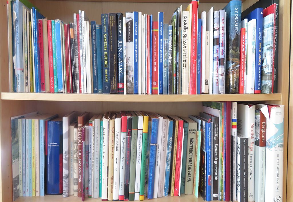 Göökte hælloe ovmessie gærjine. Guvvie.