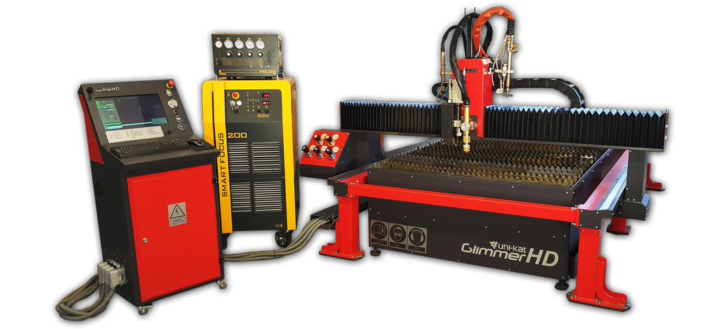 Skjærebord for gass- og plasmaskjæring. Til venstre for bordet står plasmakilden og styringspanelet. Foto.