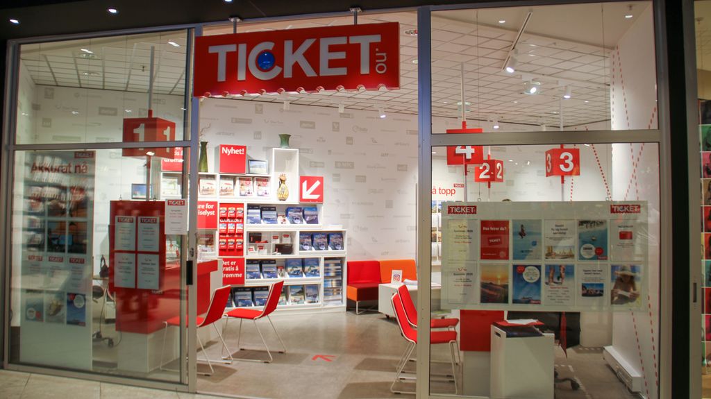 Inngangspartiet til et reisebyrå på et kjøpesenter. Foto.