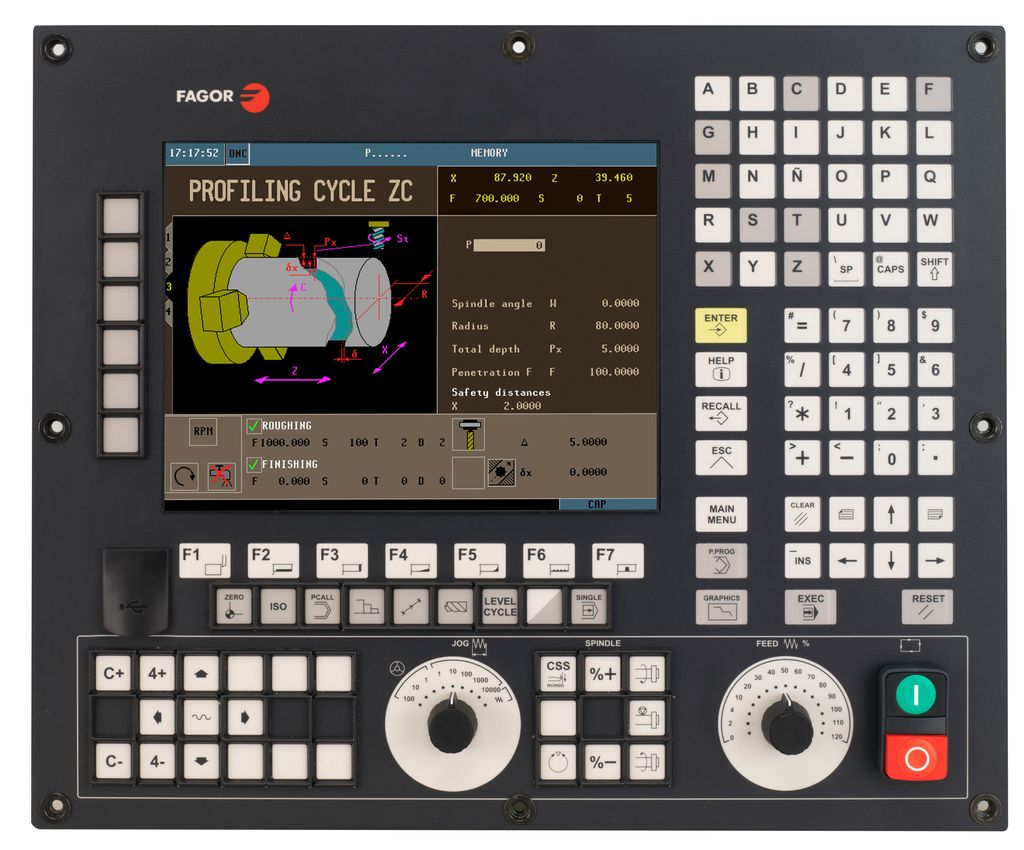 Betjeningspanel med skjerm for en CNC-styrt dreiebenk. Skjermen viser ei simulering av en dreieoperasjon, og det er knapper og tastatur for å programmere. Foto.