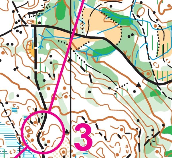 Et kartutsnitt viser en orienteringspost. Post tre plassert på en sti. Illustrasjon.