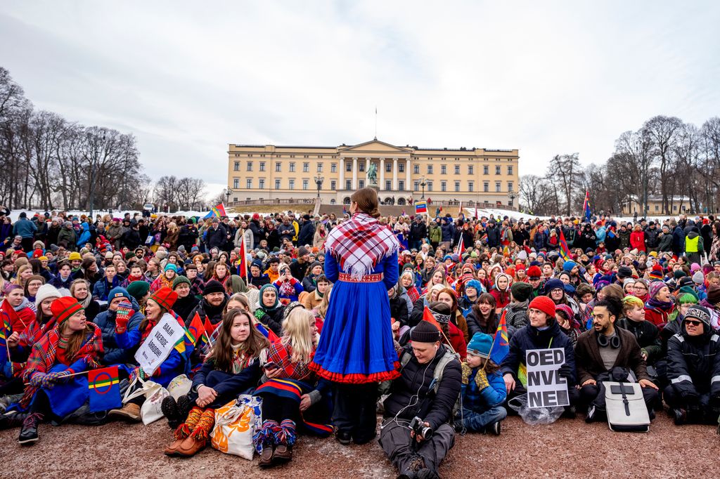 Gïrrijh tjåanghkenamme slåahten ålkoelisnie Oslovisnie. Nyjsenæjja gaajhkesidie håaloeminie. Guvvie.