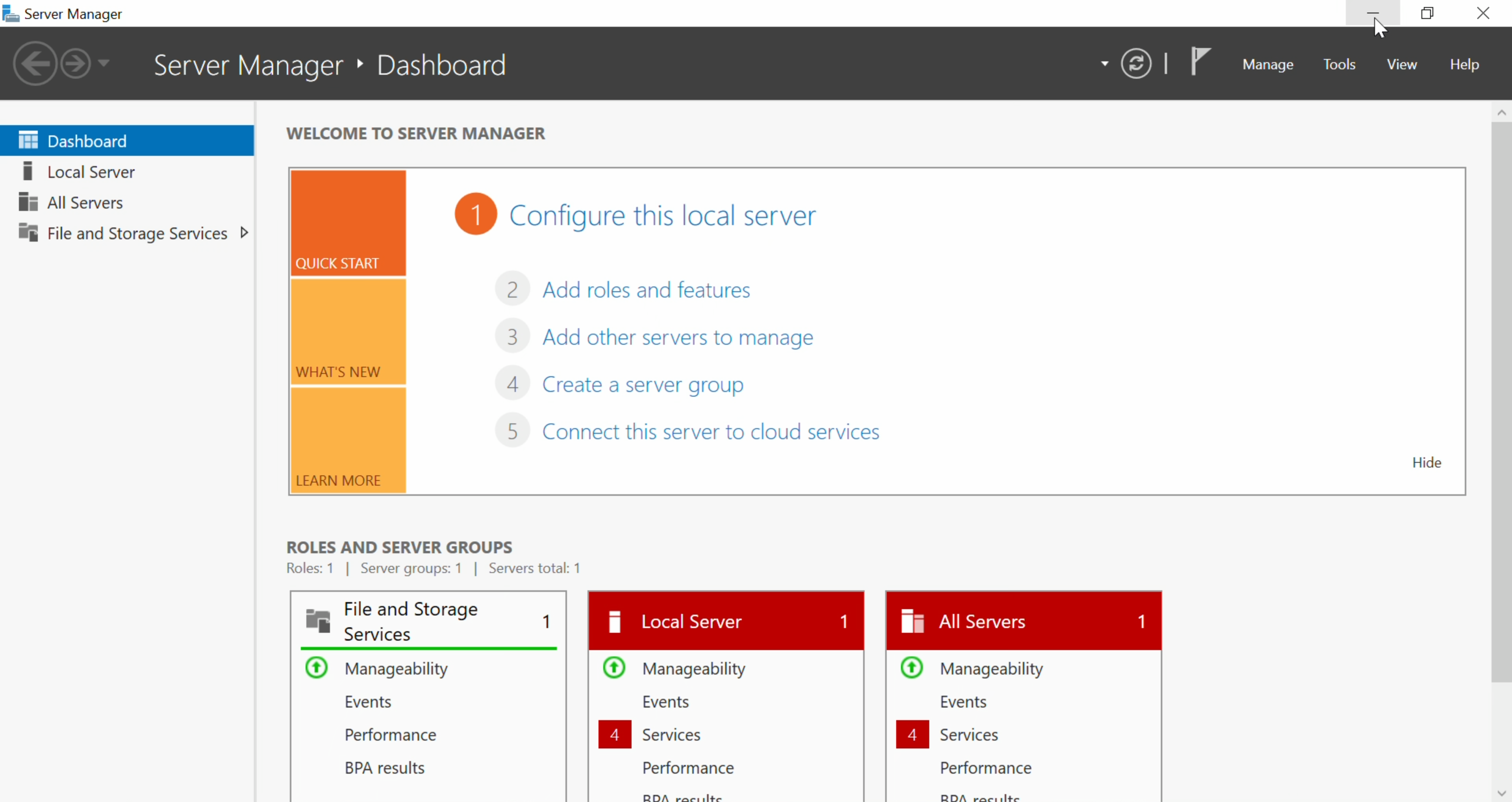Utsnitt av Dashboard-vinduet i Server Manager. Til venstre er det en navigasjonsmeny, og til høyre er det et informasjonsvindu. Skjermbilde.