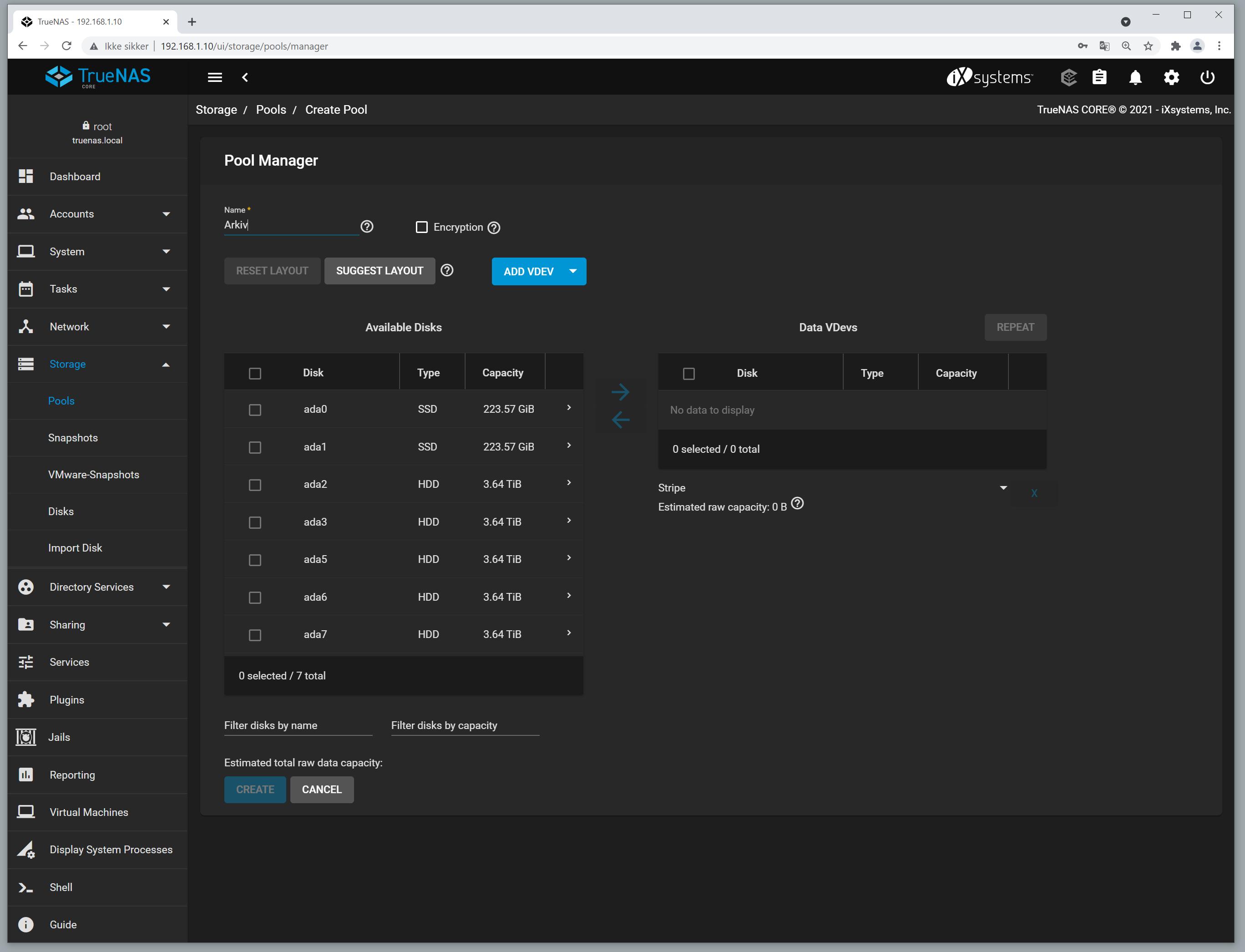 Webgrensesnitt til TrueNAS, siden "Pool Manager" er åpen. Skjermbilde.