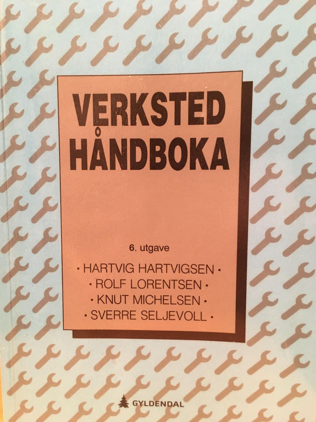 Framsida på Verkstedhåndboka. Foto.