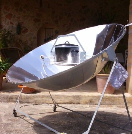 Bilde av en solfanger med en kjele i. Foto.