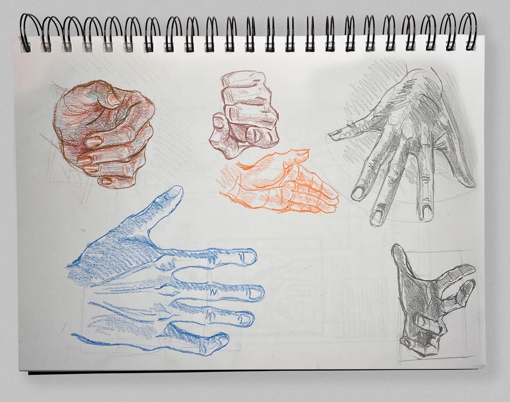 Ei side frå ei skissebok. Foto.