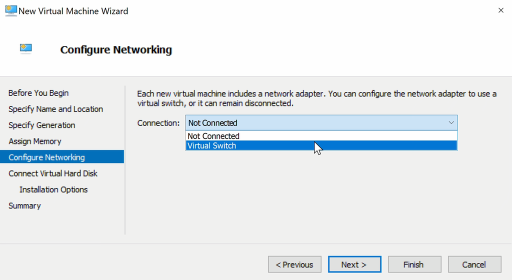 Skjermvindu med tittelen Configure Networking. En nedtrekksmeny har valgene Not Connected og Virtual Switch, som er det virtuelle nettverket som er satt opp. Musepekeren er over Virtual Switch. Skjermbilde.