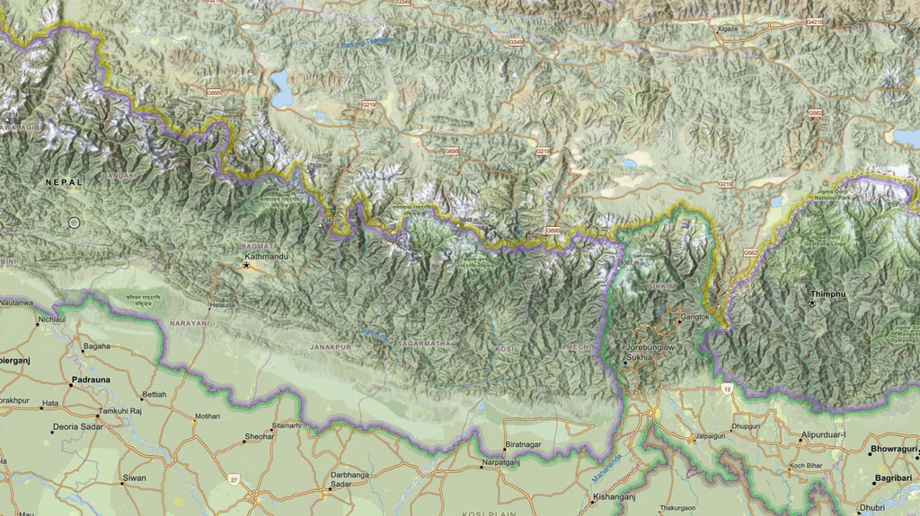 Utsnitt av topografisk kart over deler av Himalaya. Utsnittet viser at Himalaya strekker seg over Nepal og omkringliggende land. Skyggeleggingen viser at fjellene i Himalaya er høyere enn andre fjell i området. Illustrasjon.