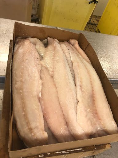  Fiskefileter i kasse. Foto.