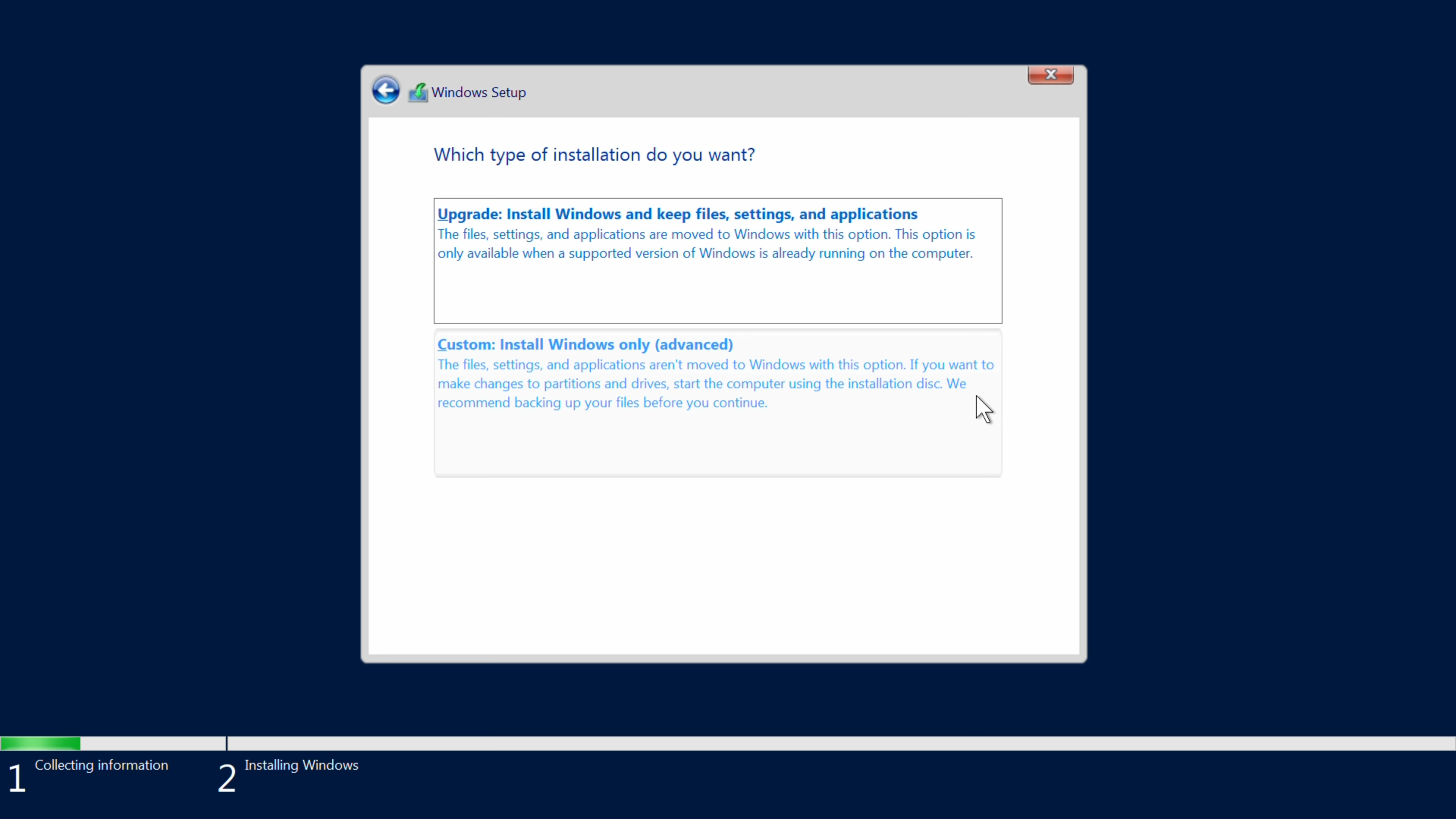 Vindu med to hovedvalg, enten oppgradere tidligere installasjon eller avansert installasjon. Skjermbilde fra Windows Server 2019