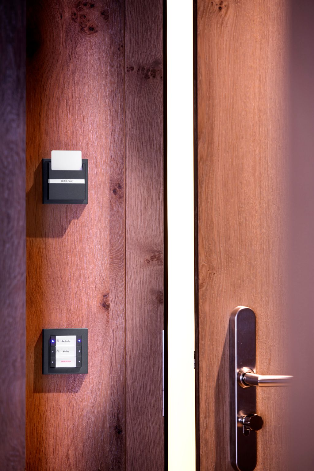 Hotelldør med kortlås. Foto.