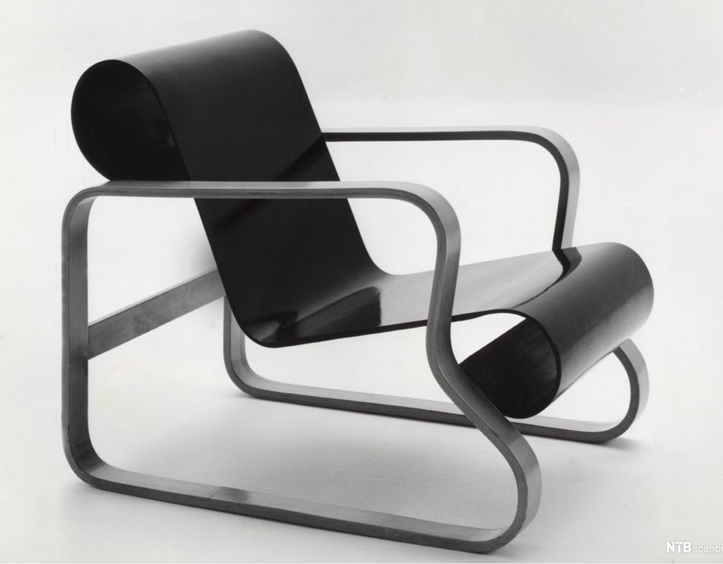 Lenestol i formbøyd laminert bjørkefiner. Foto.