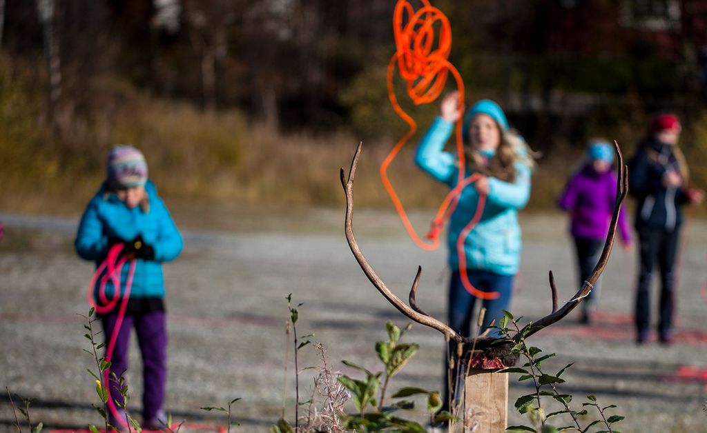 Nïejte åadtjesteminie. Guvvie.