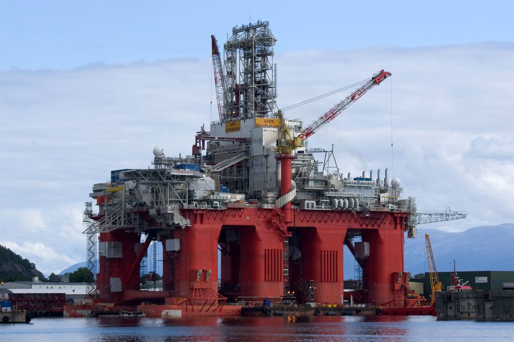 Den halvt nedsenkbare riggen Aker Spitsbergen. Foto. 