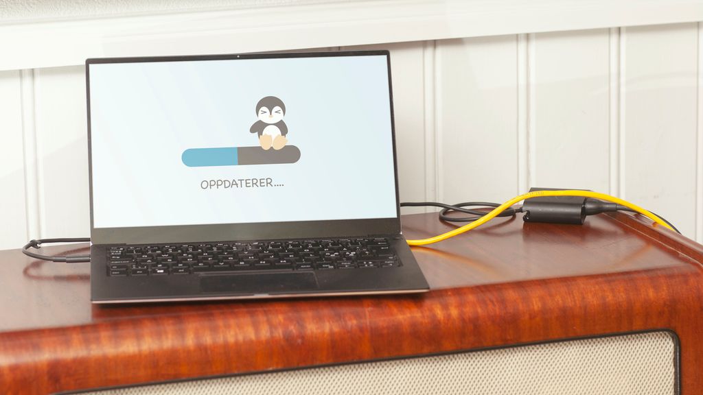Bærbar pc som oppdateres med Linux. Foto.