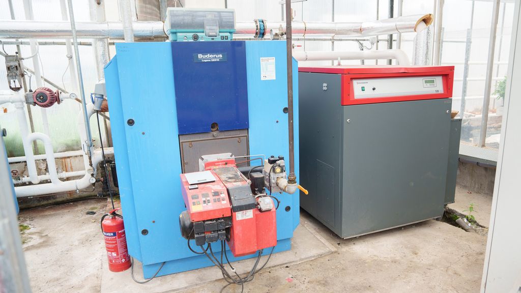 To store, firkantete fyrkjeler. Foto.