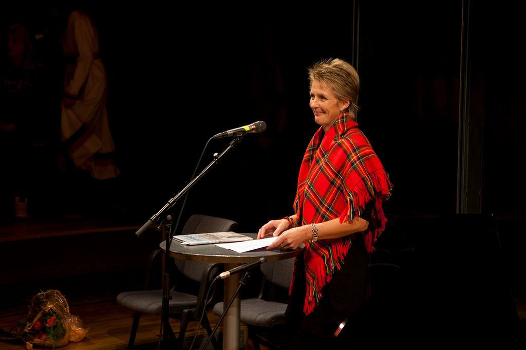 Akte nyjsenæjja hååle. Guvvie.