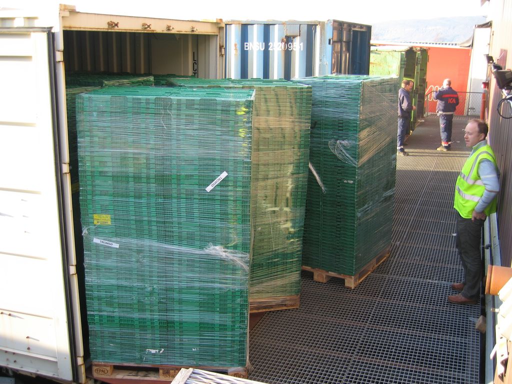 Sammenslåtte IFCO-kasser. Foto.