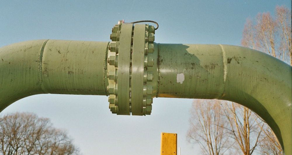 Rør med flenser. Foto.