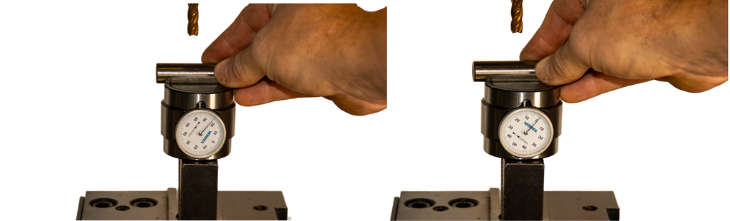 To bilder av ei hand som presser en sylindrisk gjenstand mot et måleur. På venstre bilde står viseren på tjuetre, på høyre bildet står viseren på null. Foto.