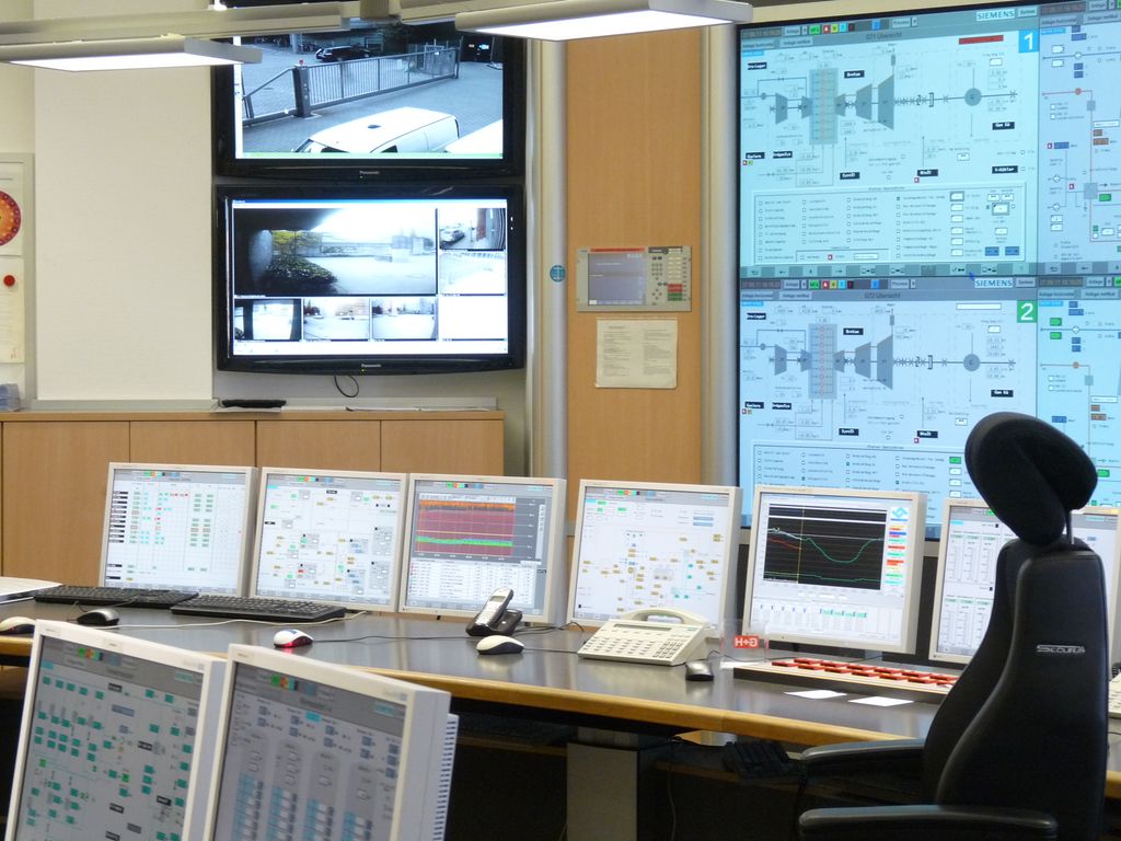 Kontrollrom i et kraftverk. Foto.
