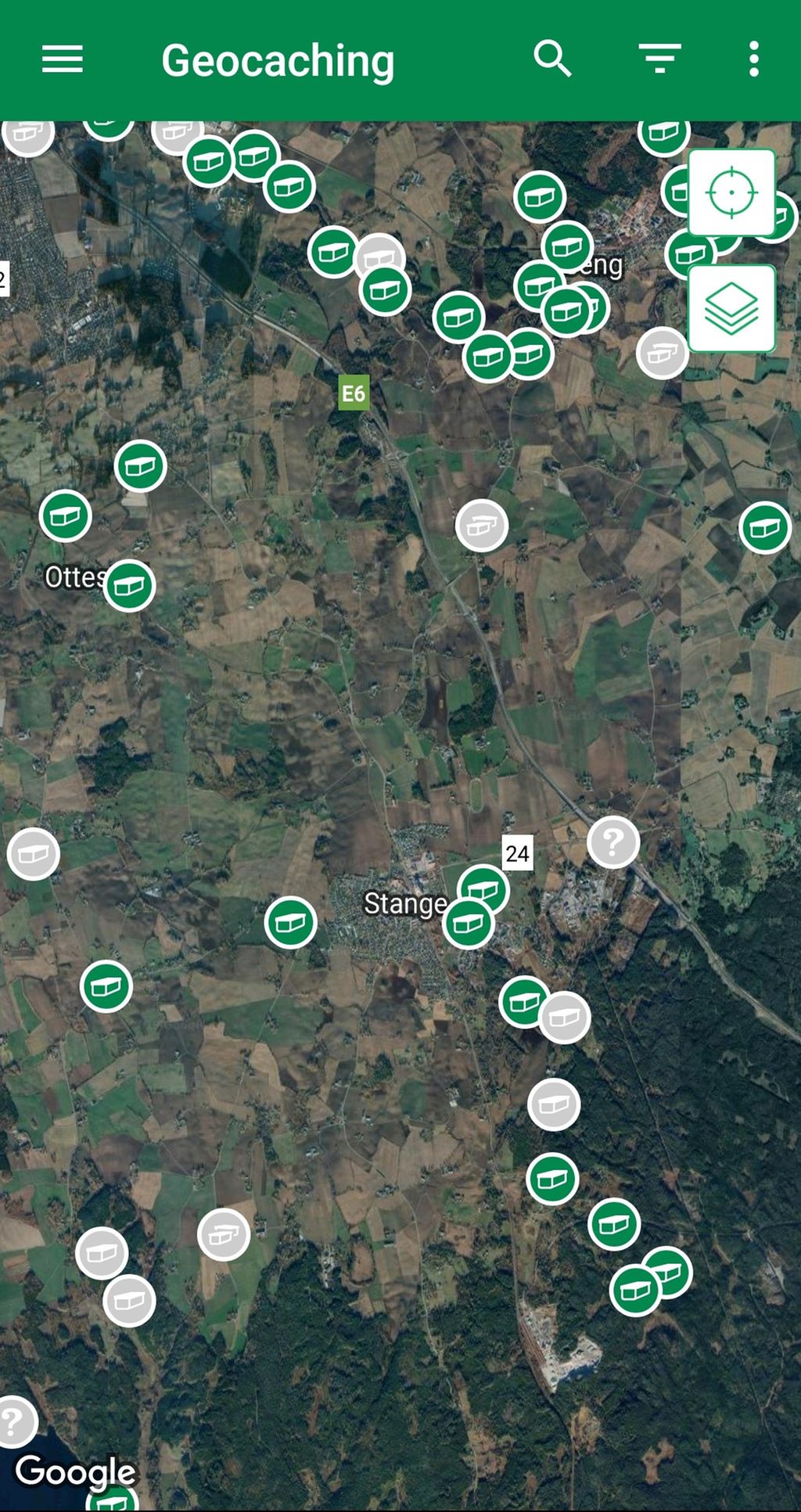 Flybilde der det er avmerket hvor det finnes geocacher. Foto.