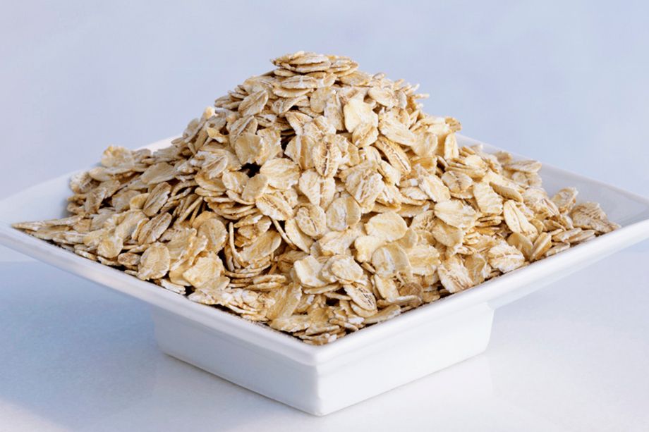 Skål med havregryn. Foto.